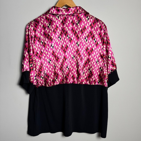 Lane Bryant Women's Geometric 1/2 Button V-Neck Short Sleeve Blouse Size 18/20 - Picture 6 of 11